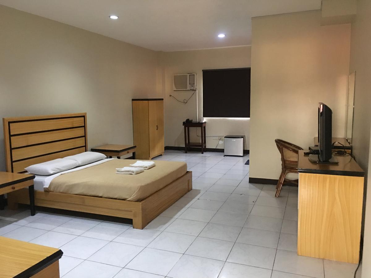 South Prince Residences And Inn Davao Экстерьер фото