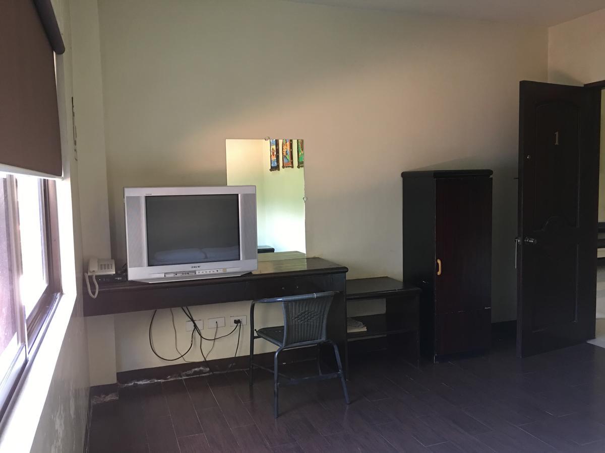 South Prince Residences And Inn Davao Экстерьер фото